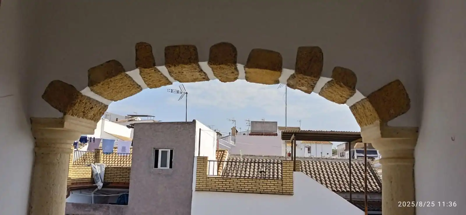 Exterior view of Houses for sale in Hornachuelos  with Air Conditioner and Storage room