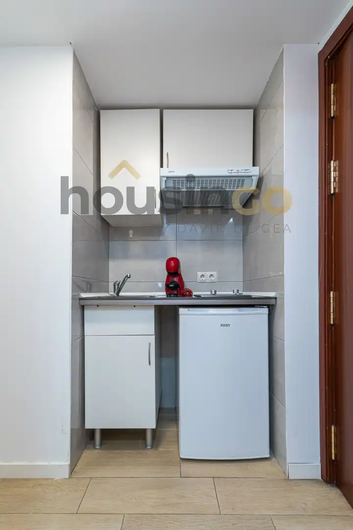 Kitchen of Study for rent in Madrid  with Air Conditioner, Heating and Parquet flooring