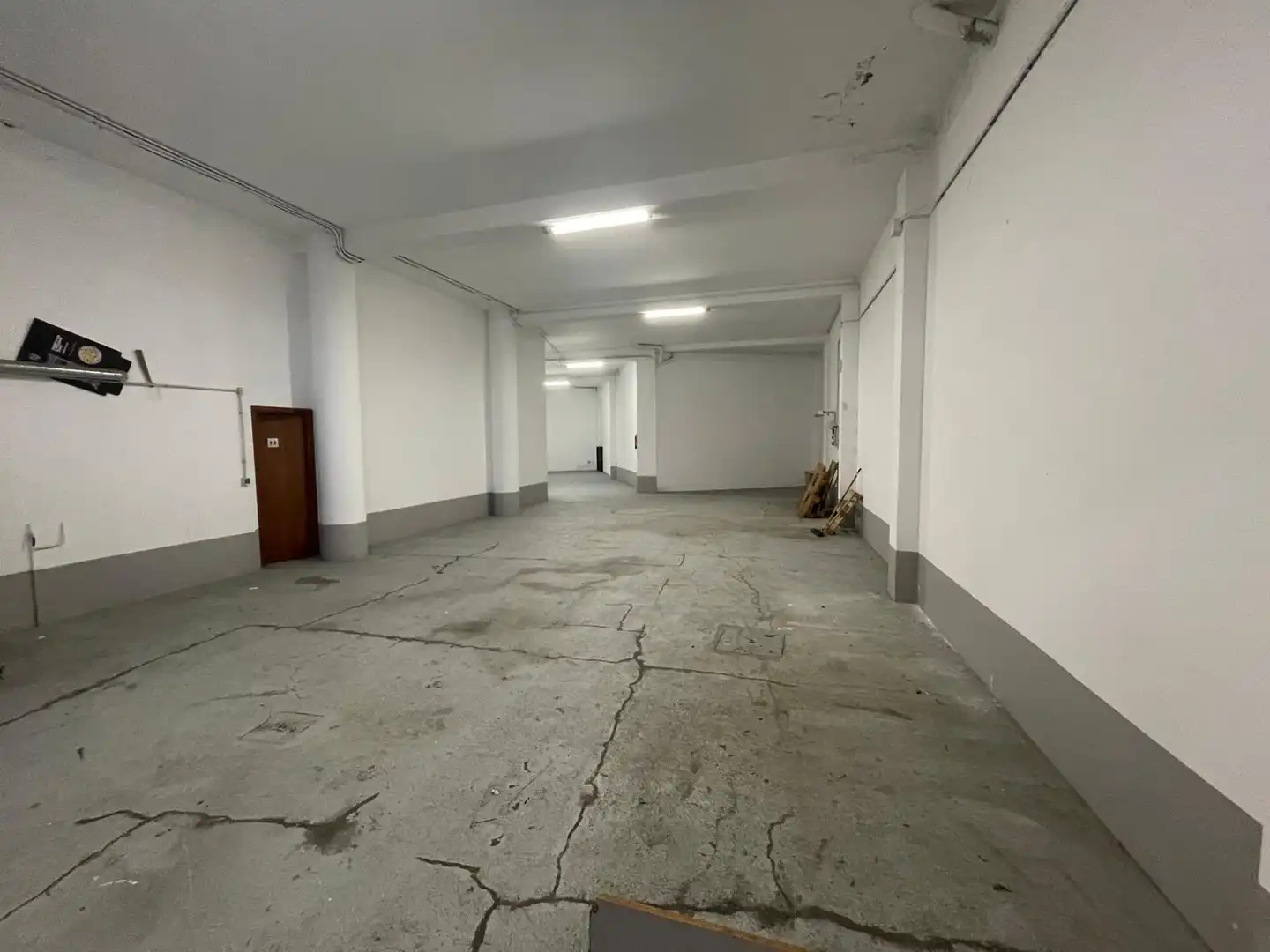 Business premises to rent in A Malata - Catabois - Ciudad Jardín