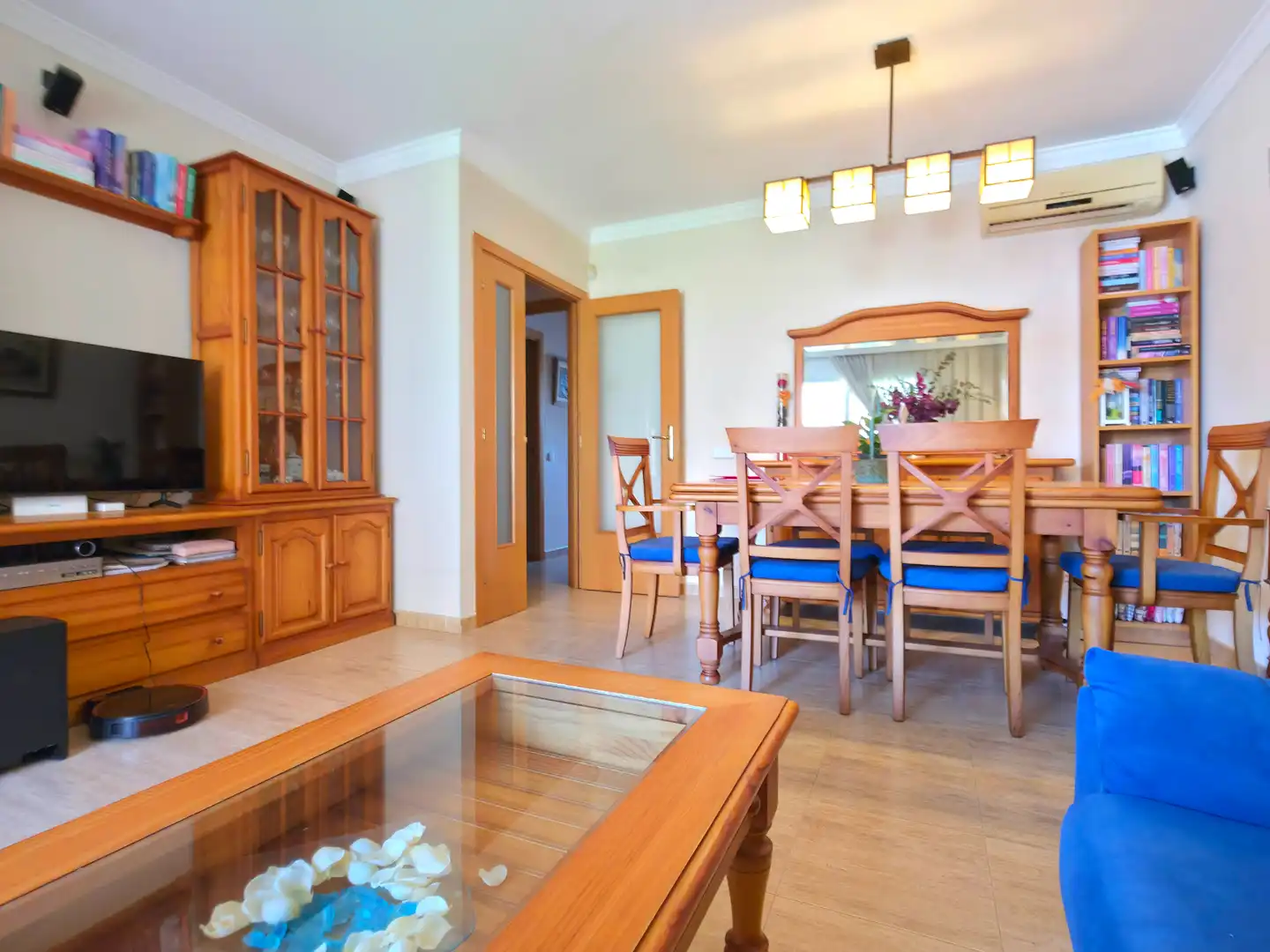 Comedor de Piso en venta en Sant Andreu de la Barca con Aire acondicionado, Calefacción y Terraza
