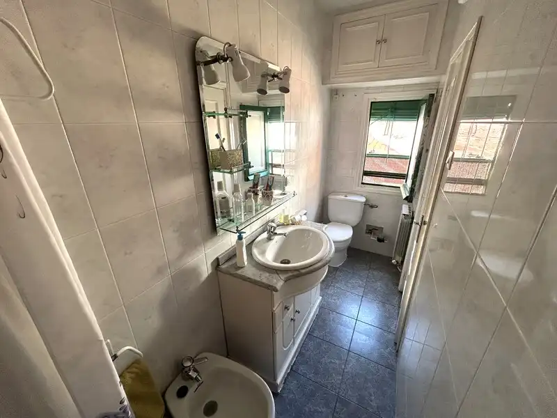 Baño de Piso en venta en Madrid con Calefacción y Amueblado