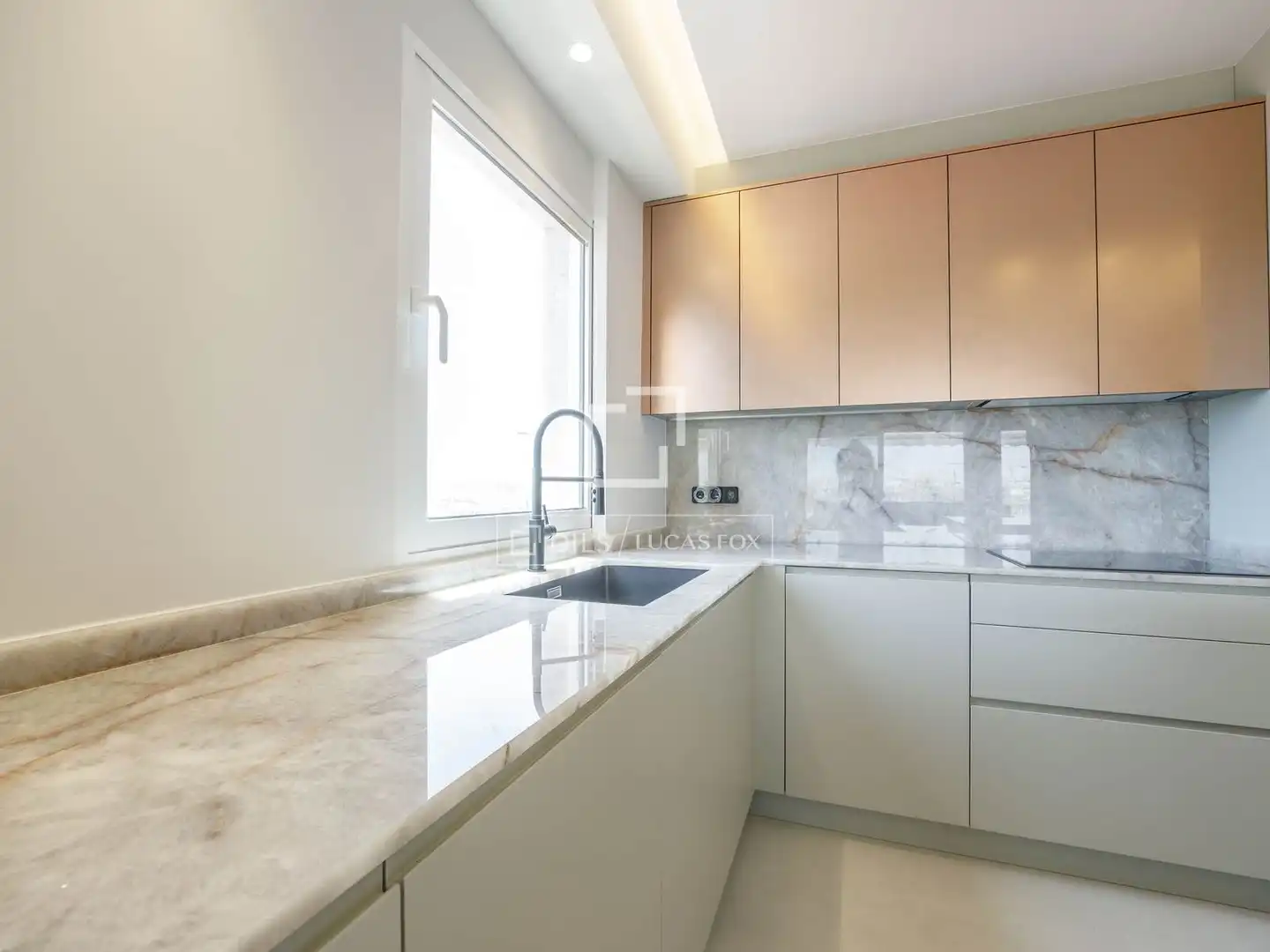 Kitchen of Attic for rent in Valencia  with Air Conditioner, Heating and Parquet flooring