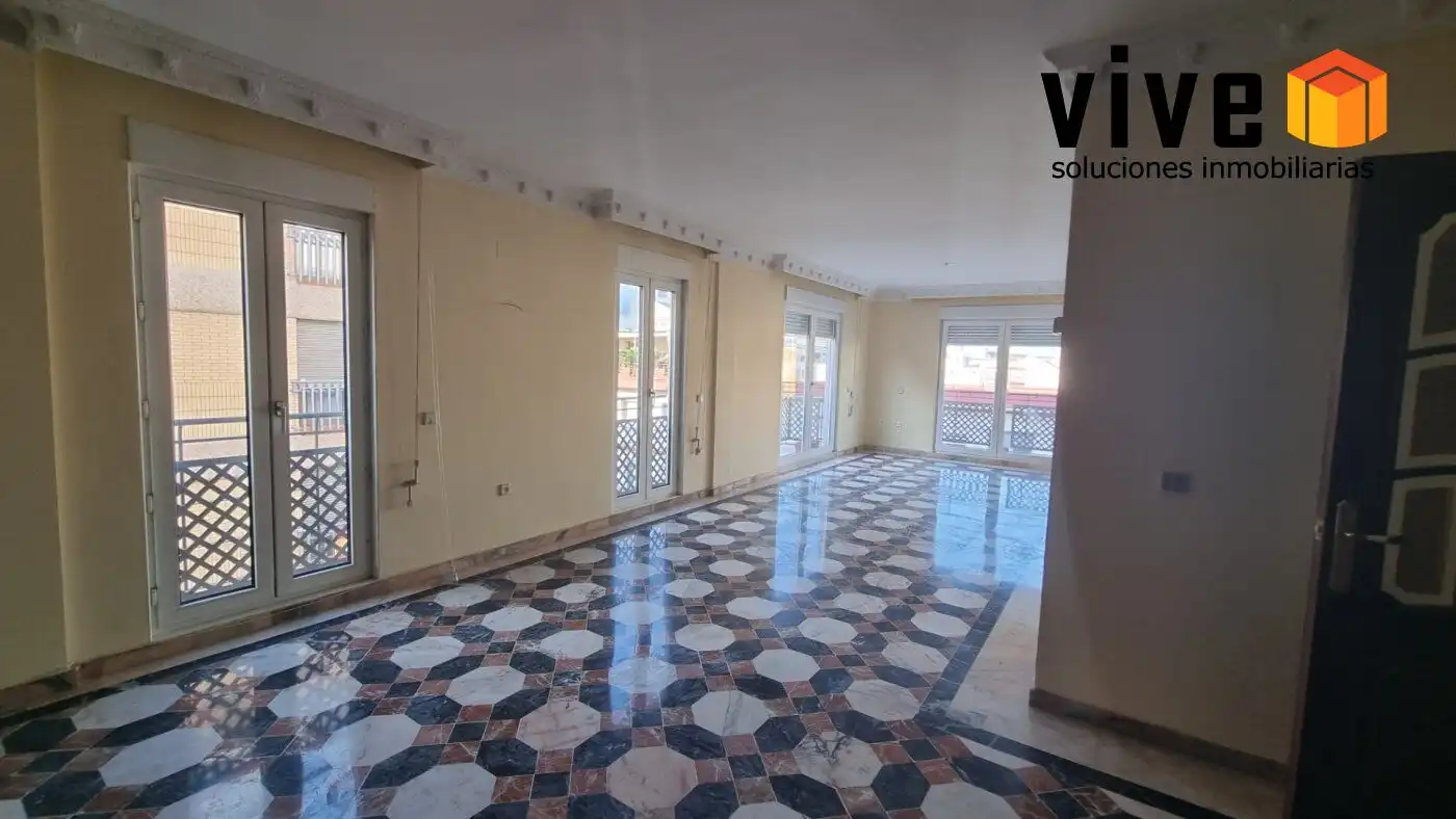 Flat with lift to rent in Calle Rafael Salas González, imagen 2