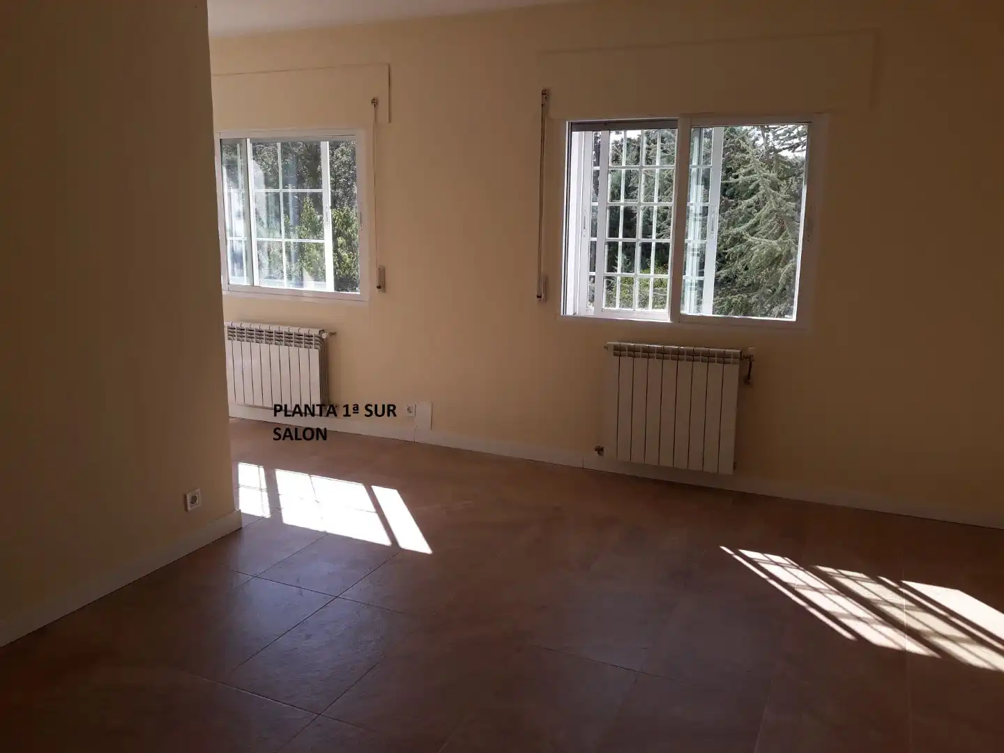 Sala d'estar de Casa o xalet en venda en Mojadillas - Parque de las Infantas - El Paraiso