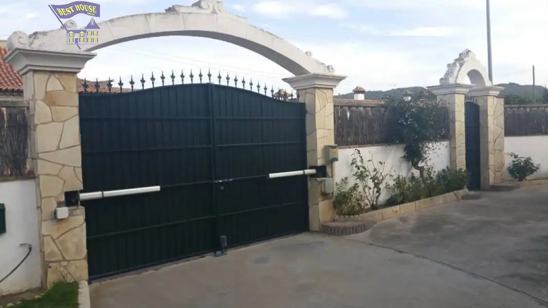 Casa o xalet en venda en Arcos de la Frontera amb Aire condicionat, Jardí privat i Traster