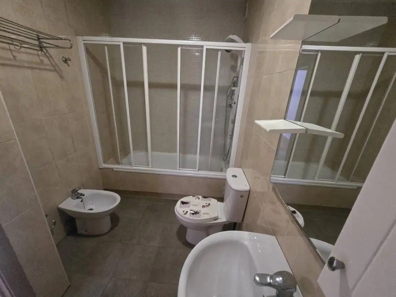 Bathroom of Apartments for rent in A Piriganlla - Albeiros - Garabolos