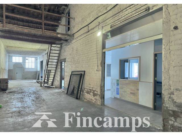 Local comercial en Alquiler en Calle Antoni Cusidó en Creu Alta