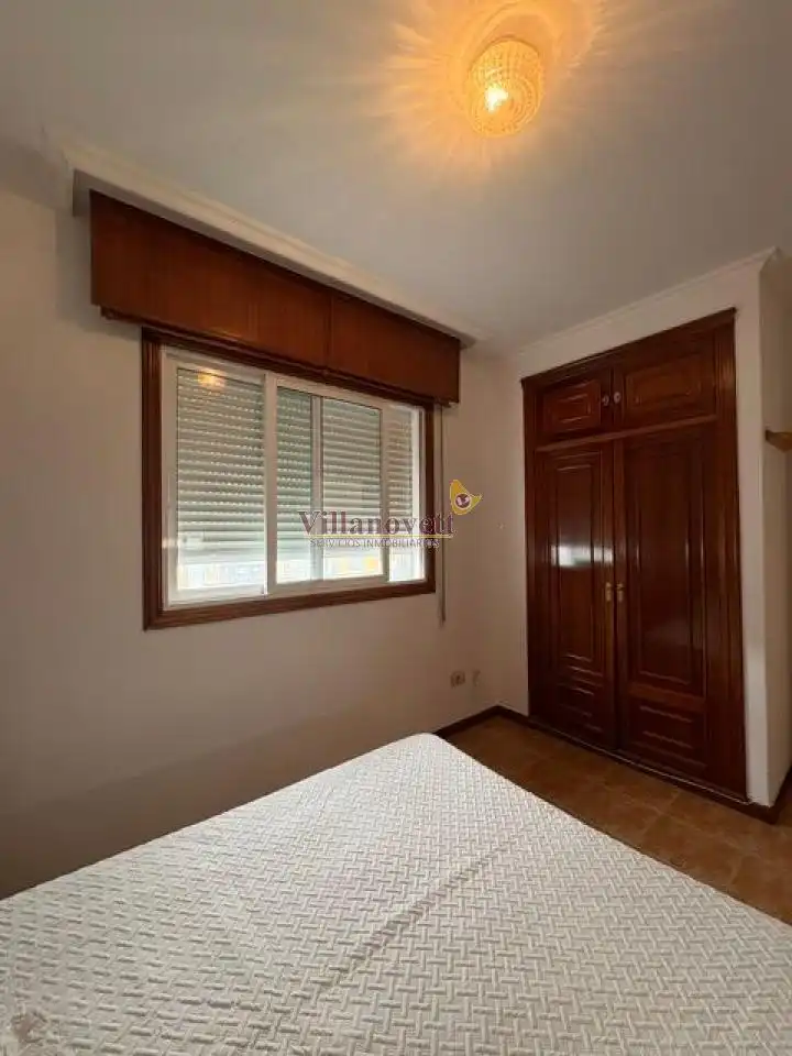 Dormitori de Apartament de lloguer en Vigo  amb Moblat