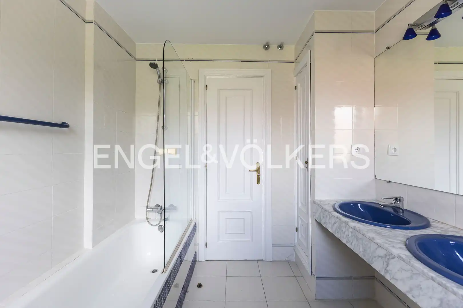 Baño de Casa o chalet de alquiler en Pozuelo de Alarcón con Aire acondicionado, Calefacción y Jardín privado