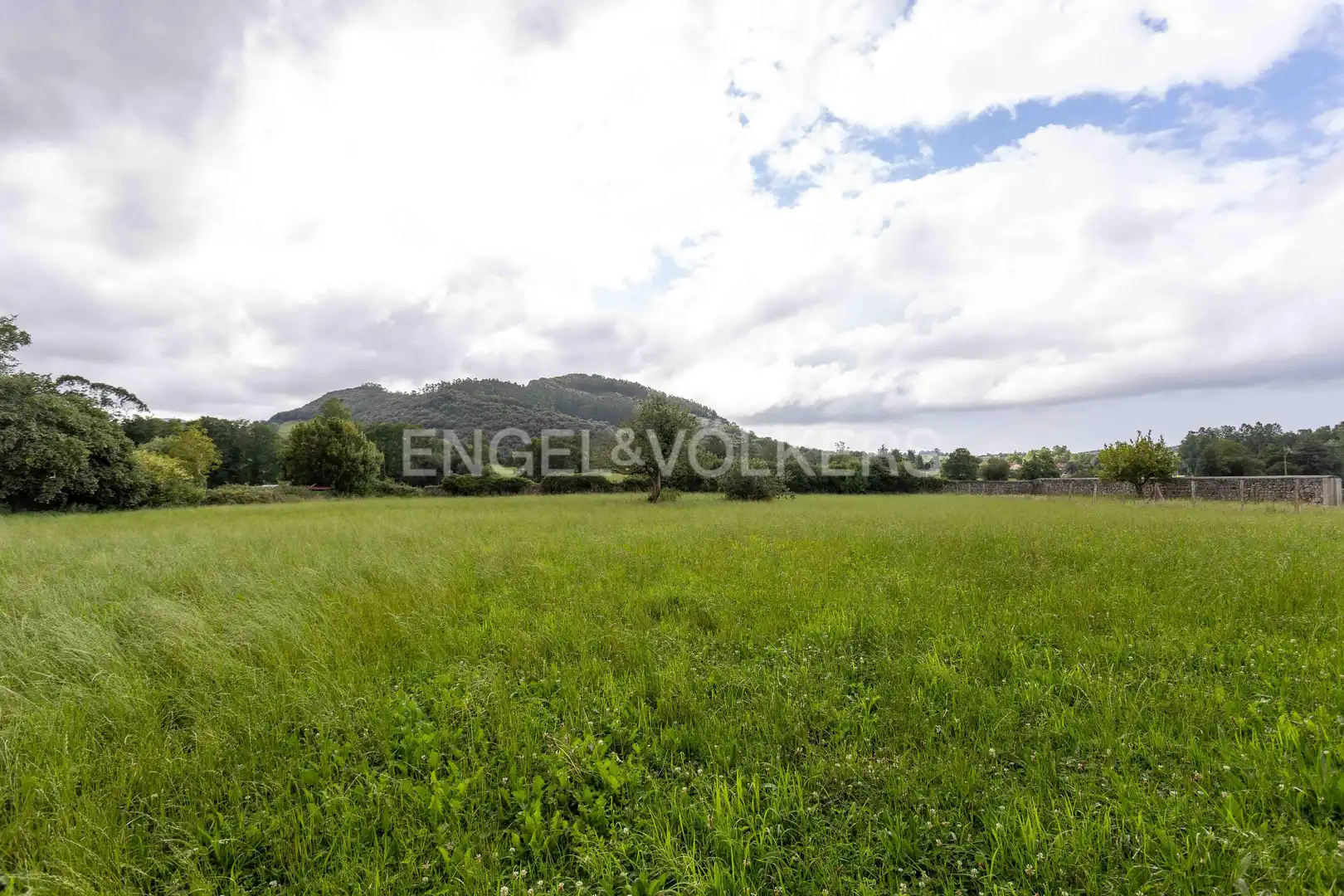 Finca rústica en venta en Entrambasaguas con Calefacción, Jardín privado y Balcón
