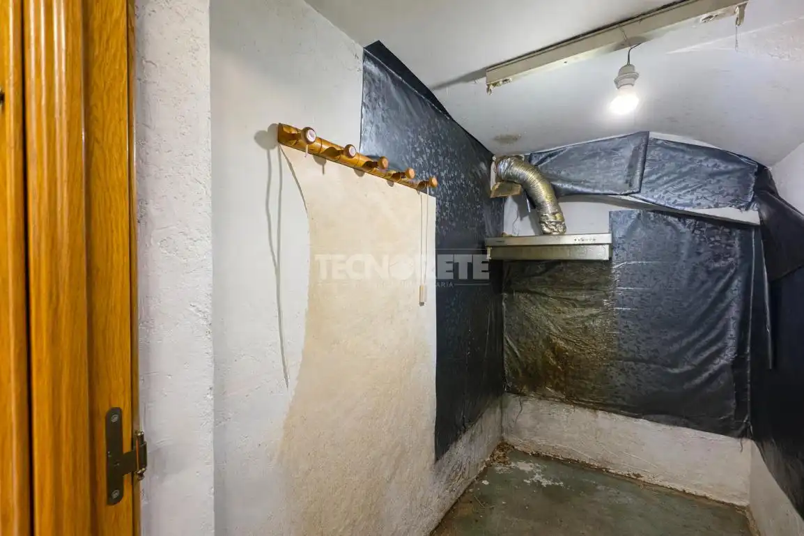 Local en venda en Madrid amb Calefacció, Parquet i Alarma