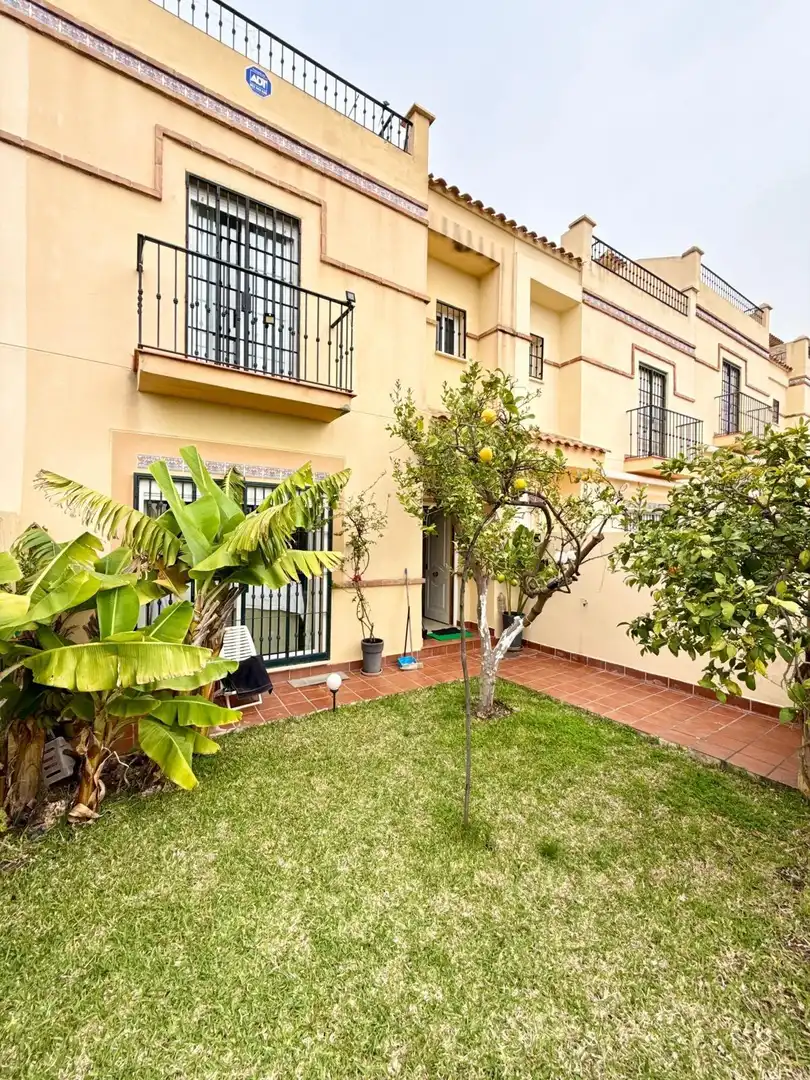 Garten von Einfamilien-Reihenhaus zum Verkauf in Vélez-Málaga mit Klimaanlage, Heizung und Terrasse