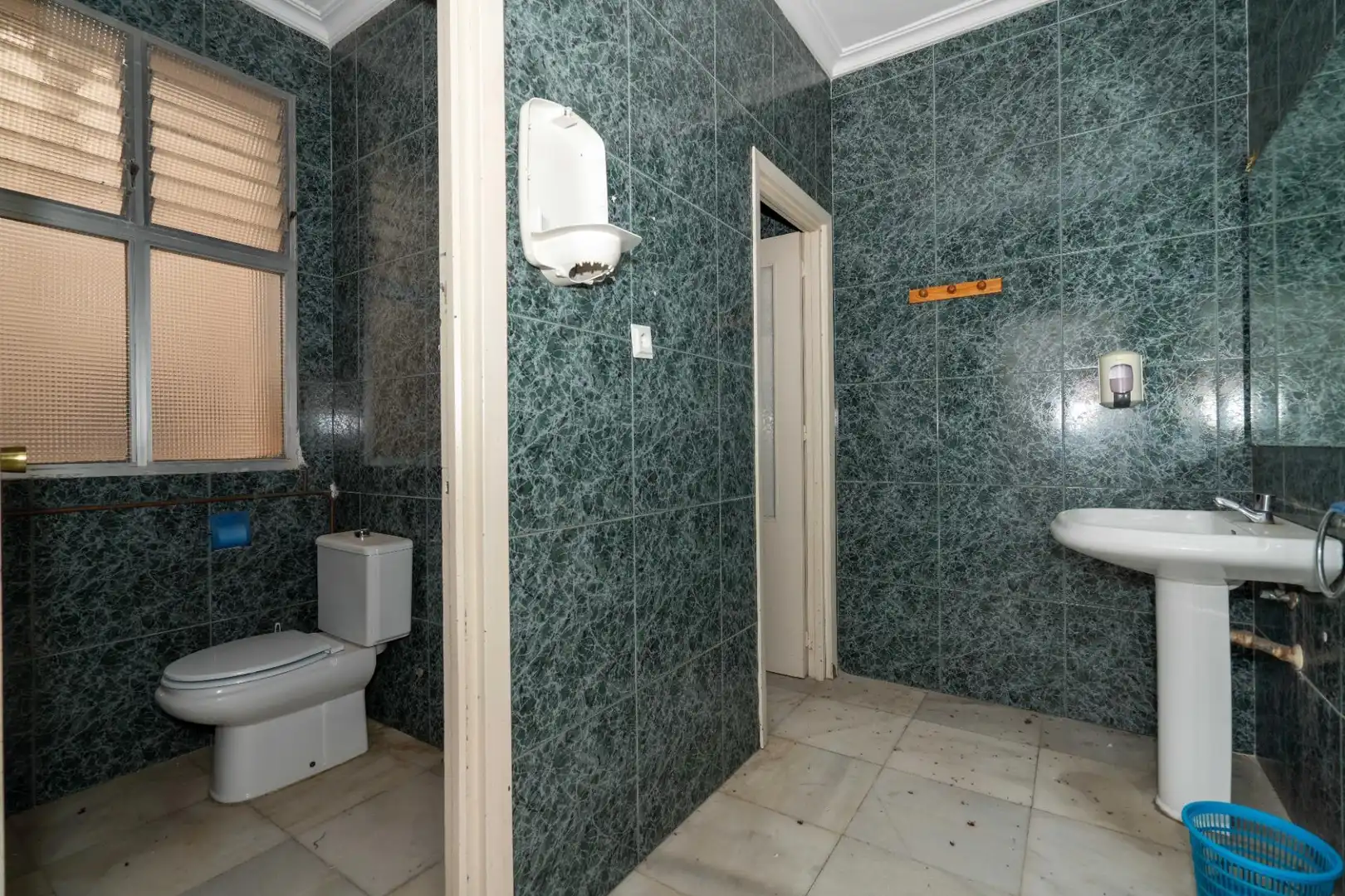 Local comercial en alquiler en Paseo de Almería 57, imagen 13