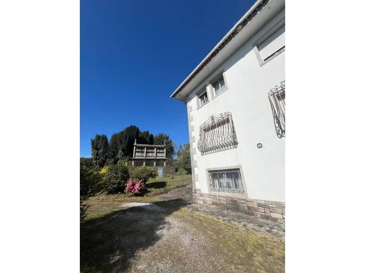 Exterior view of Houses for sale in Santiago de Compostela   with Heating, Private garden and Parquet flooring
