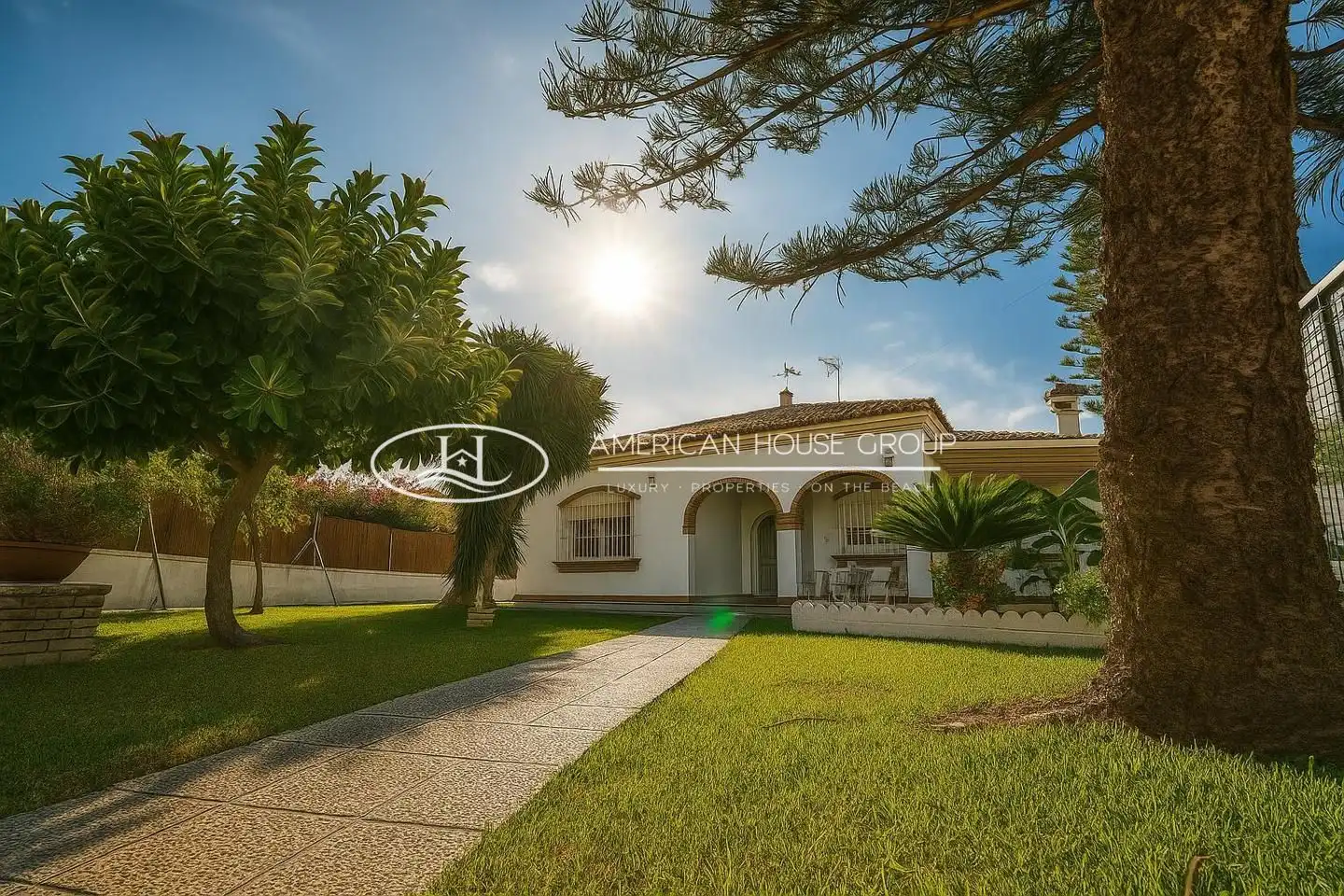 Exterior view of Houses for sale in Chiclana de la Frontera