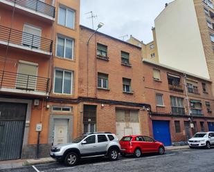 Vista exterior de Edifici en venda en  Logroño