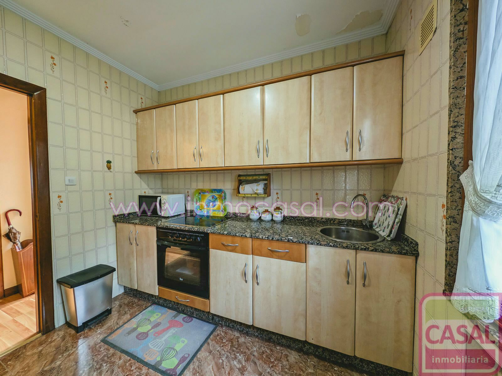 Cuina de Pis en venda en Mieres (Asturias) amb Calefacció, Traster i Moblat