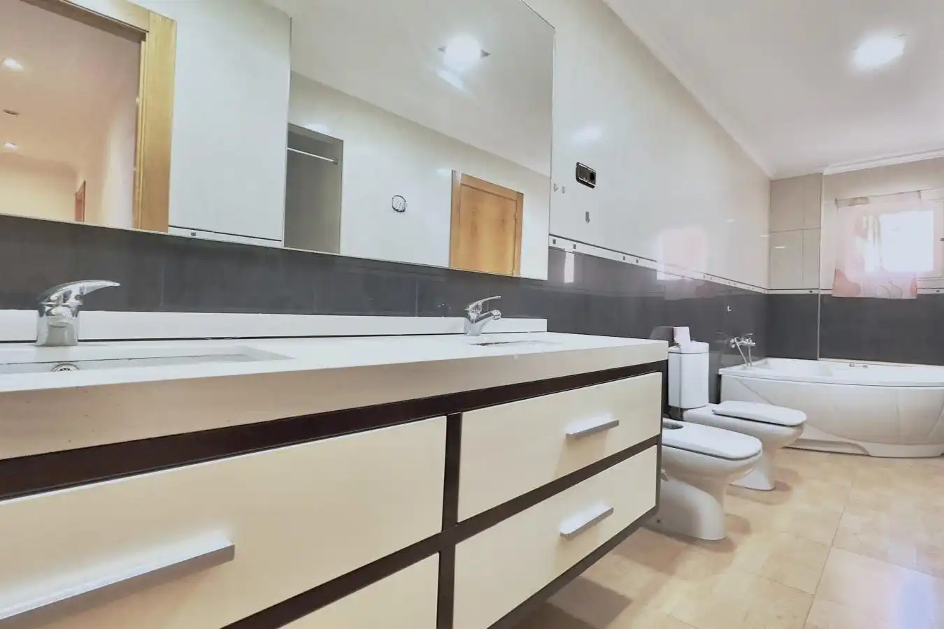 Bathroom of Attic for sale in Torrevieja  with Air Conditioner, Heating and Furnished