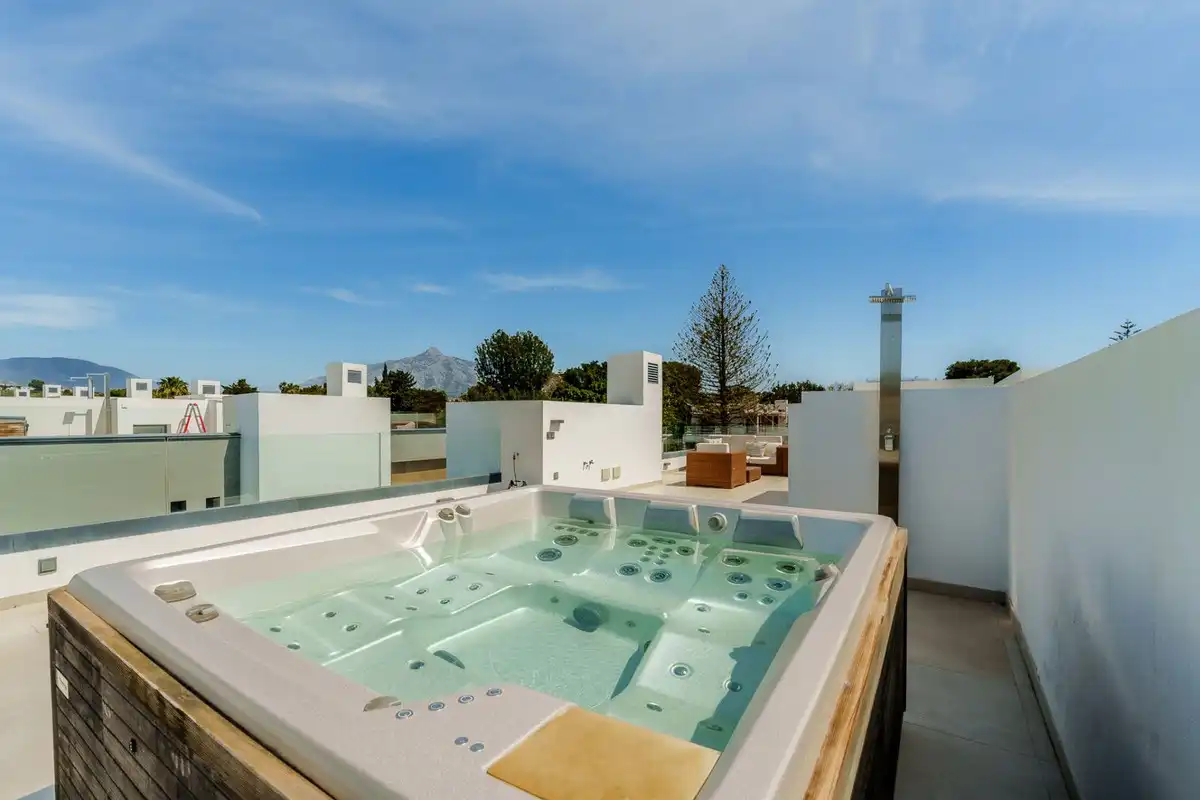 Adossat amb piscina en venda a Nueva Andalucía, imagen 4