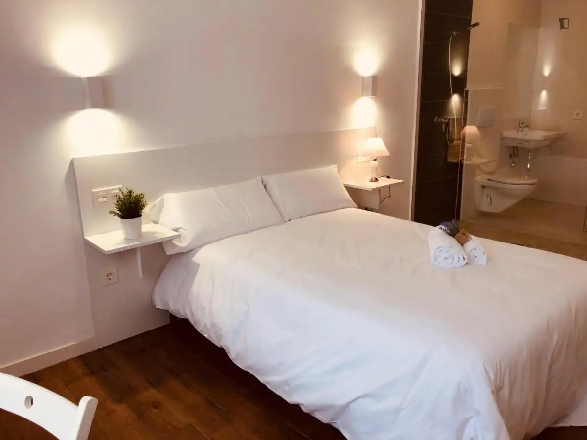 Study for rent in Teso de la Feria - Arrabal