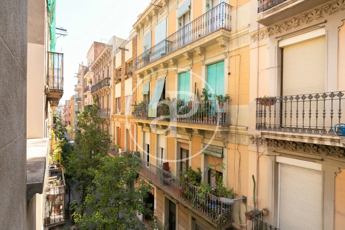 Außenansicht von Wohnung zum Verkauf in Barcelona mit Klimaanlage, Heizung und Terrasse