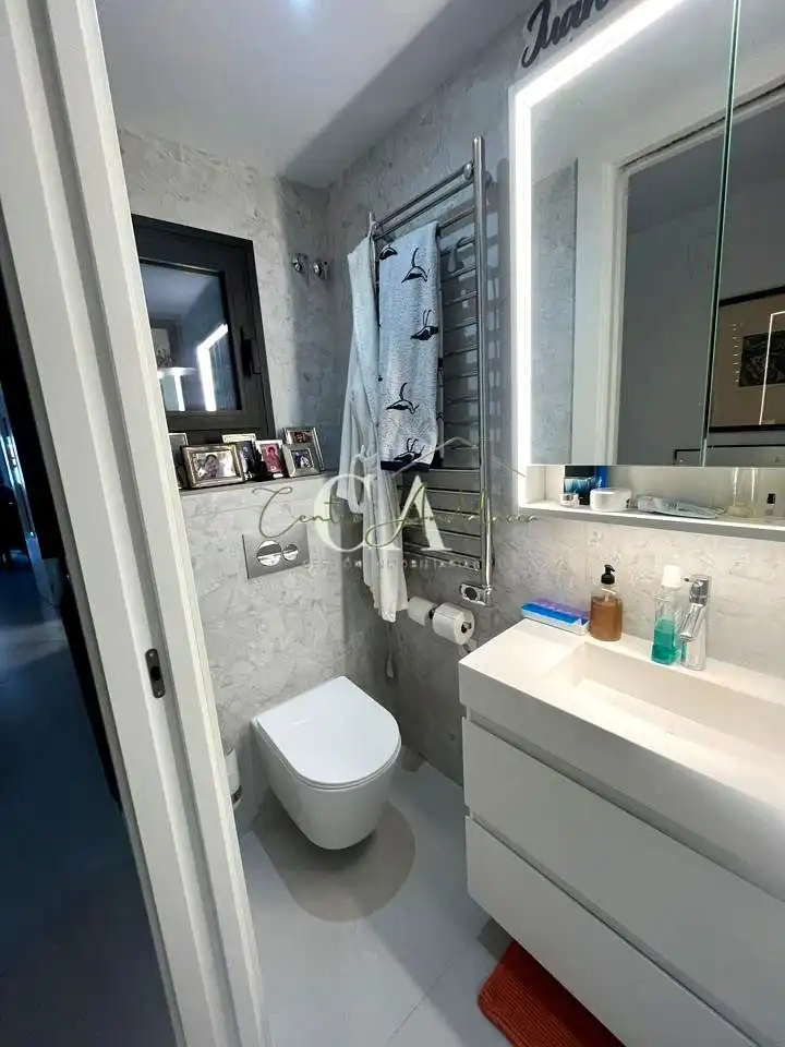 Baño de Piso en venta en Puente Genil con Aire acondicionado y Terraza