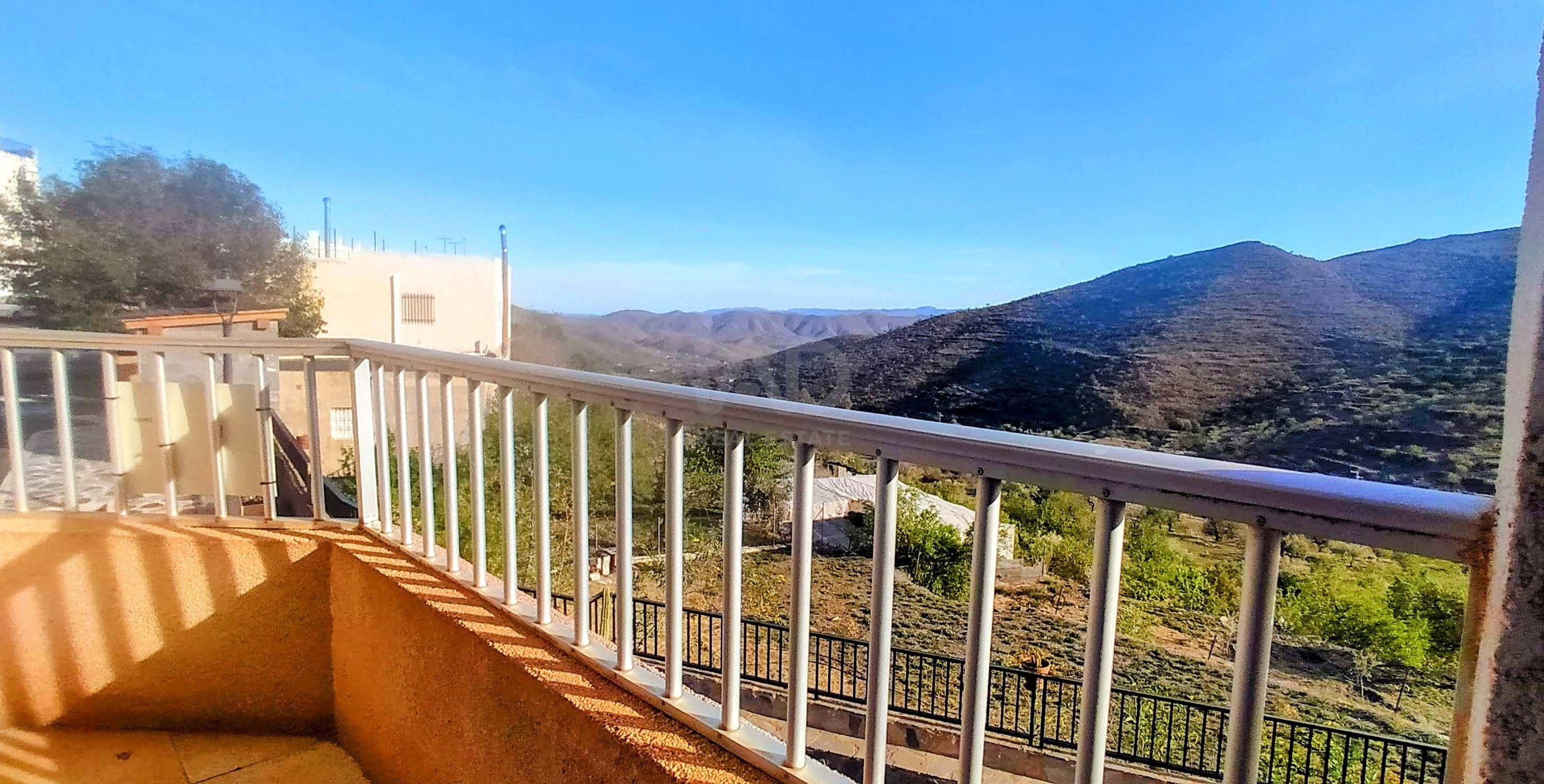 Vista exterior de Casa o xalet en venda en Senés amb Terrassa
