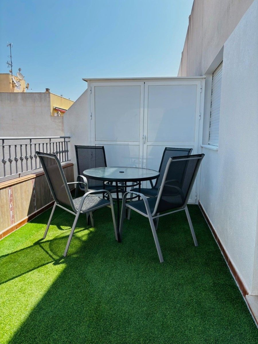 Terrassa de Àtic de lloguer en Torrevieja amb Aire condicionat, Calefacció i Terrassa