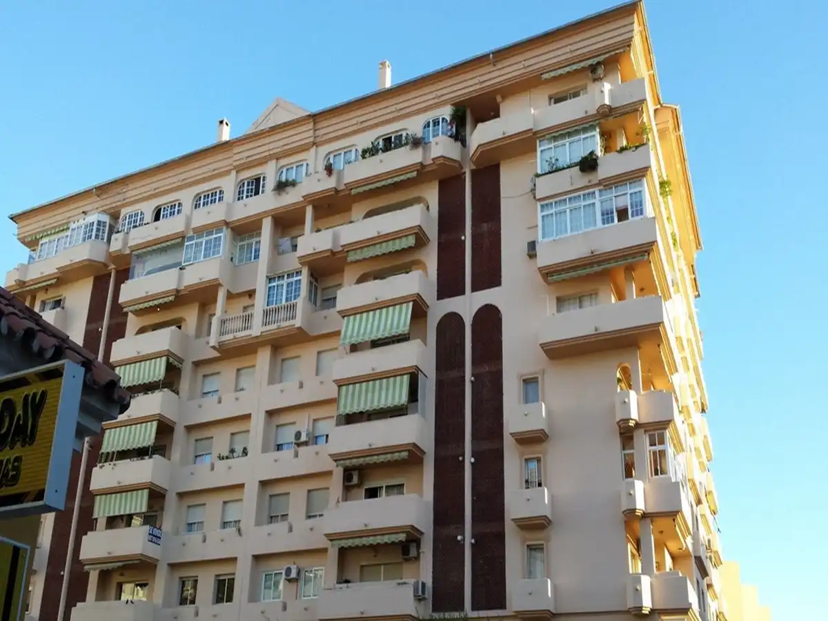 Exterior view of Apartments for sale in Fuengirola  with Air Conditioner and Community pool