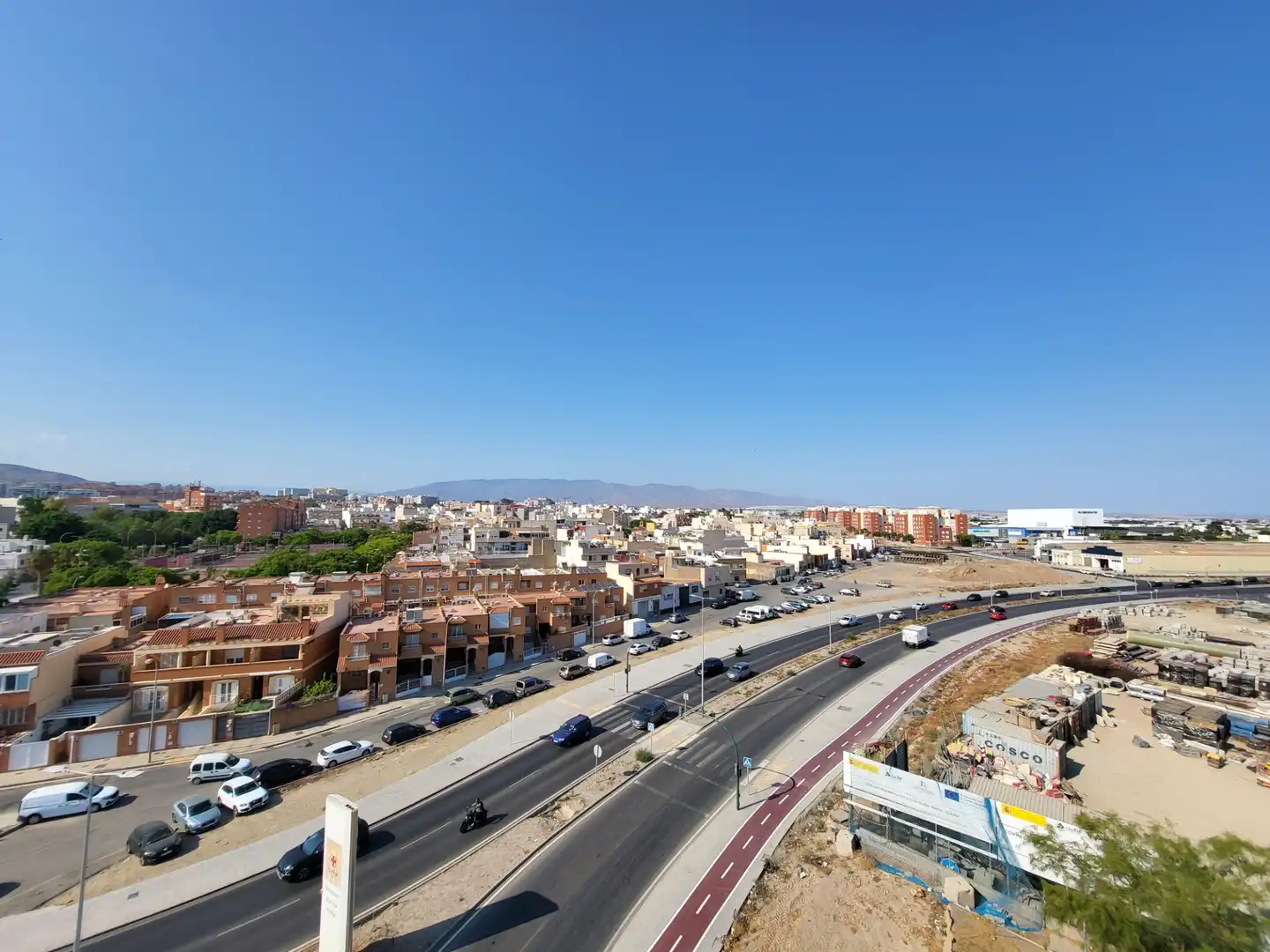 Vista exterior de Piso de alquiler en Almería con Aire acondicionado, Calefacción y Terraza