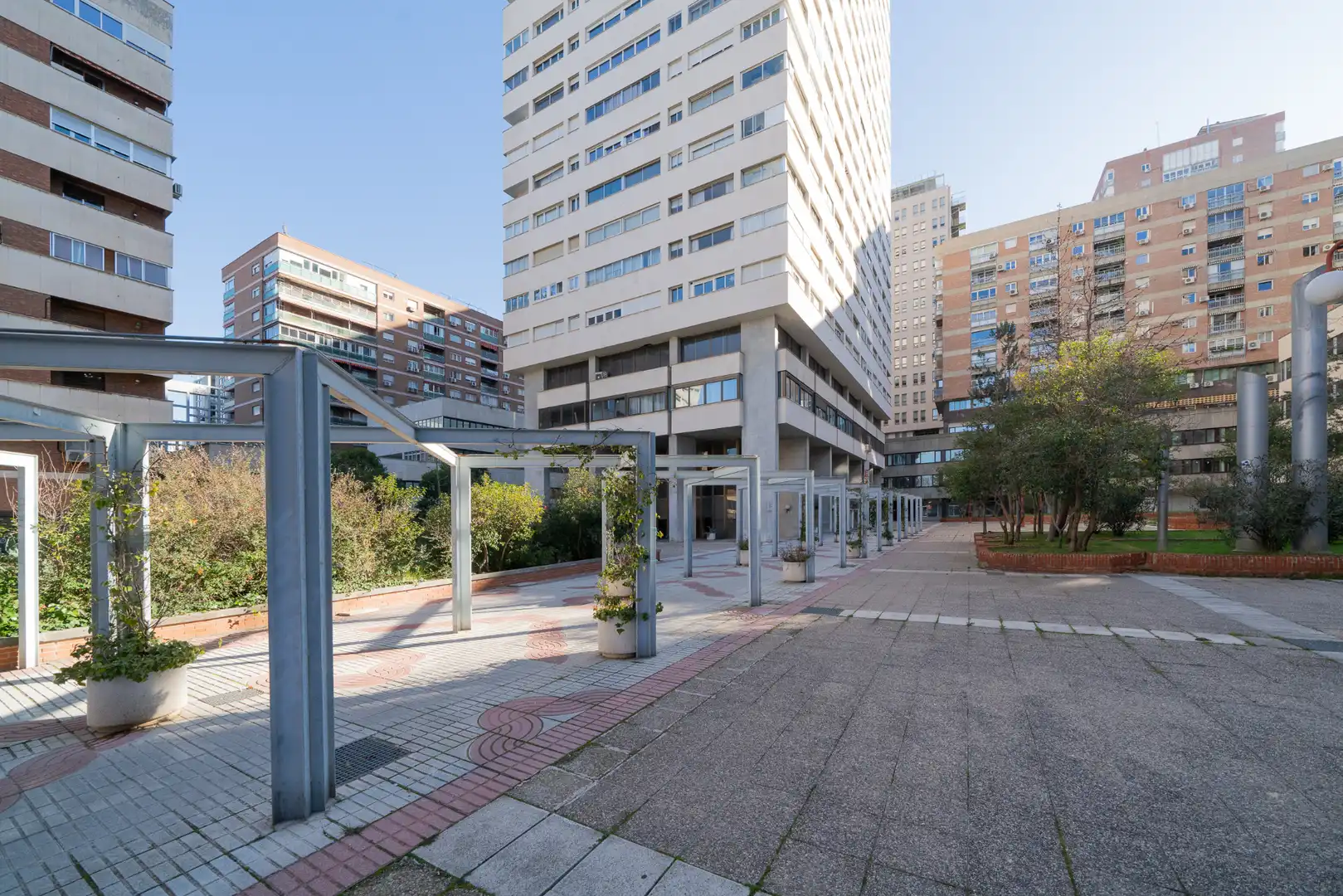 Piso con piscina en venta en Plaza Ciudad de Viena