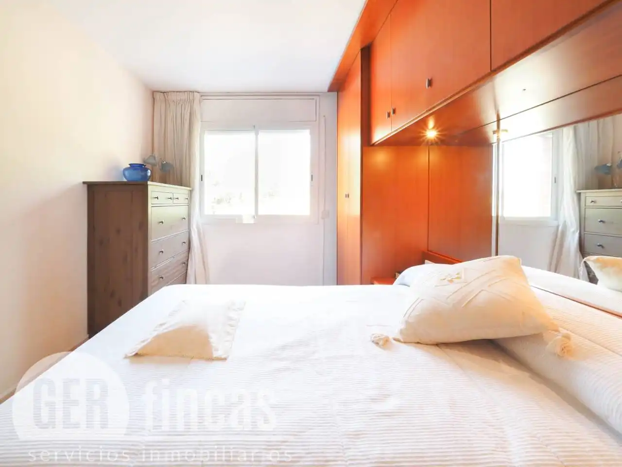 Habitación de Piso en venta en Terrassa con Aire acondicionado, Calefacción y Balcón