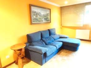 Living room of Flat to rent in Gijón   with Heating, Parquet flooring and Storage room