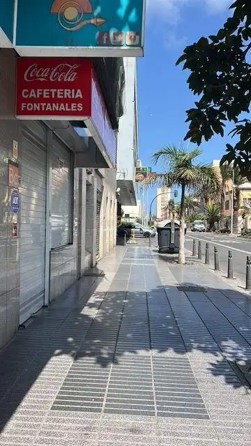 Außenansicht von Geschaftsraum zum Verkauf in Las Palmas de Gran Canaria mit Klimaanlage und Alarm