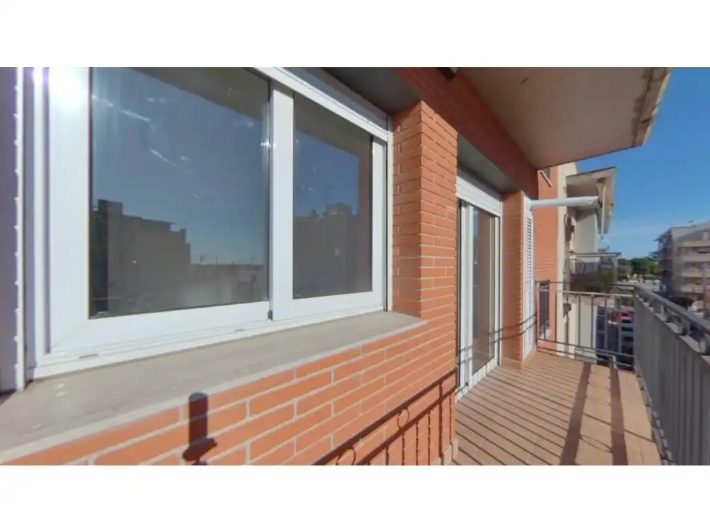 Piso con ascensor en venta en Calle Vint-I-U, imagen 3
