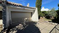 Vista exterior de Casa o xalet en venda en Villanueva del Rosario amb Aire condicionat, Terrassa i Piscina