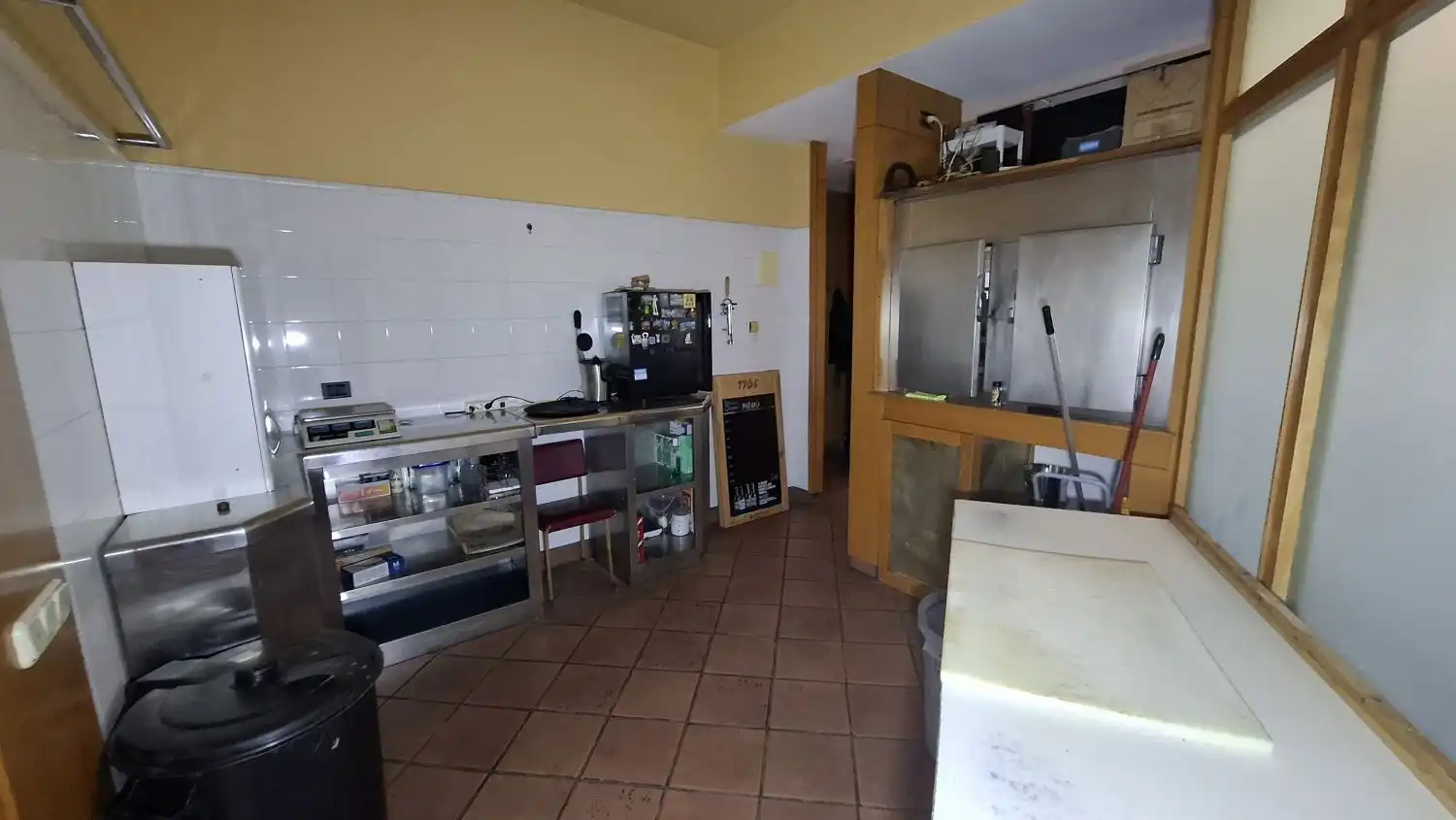 Cocina de Local de alquiler en Abegondo con Amueblado