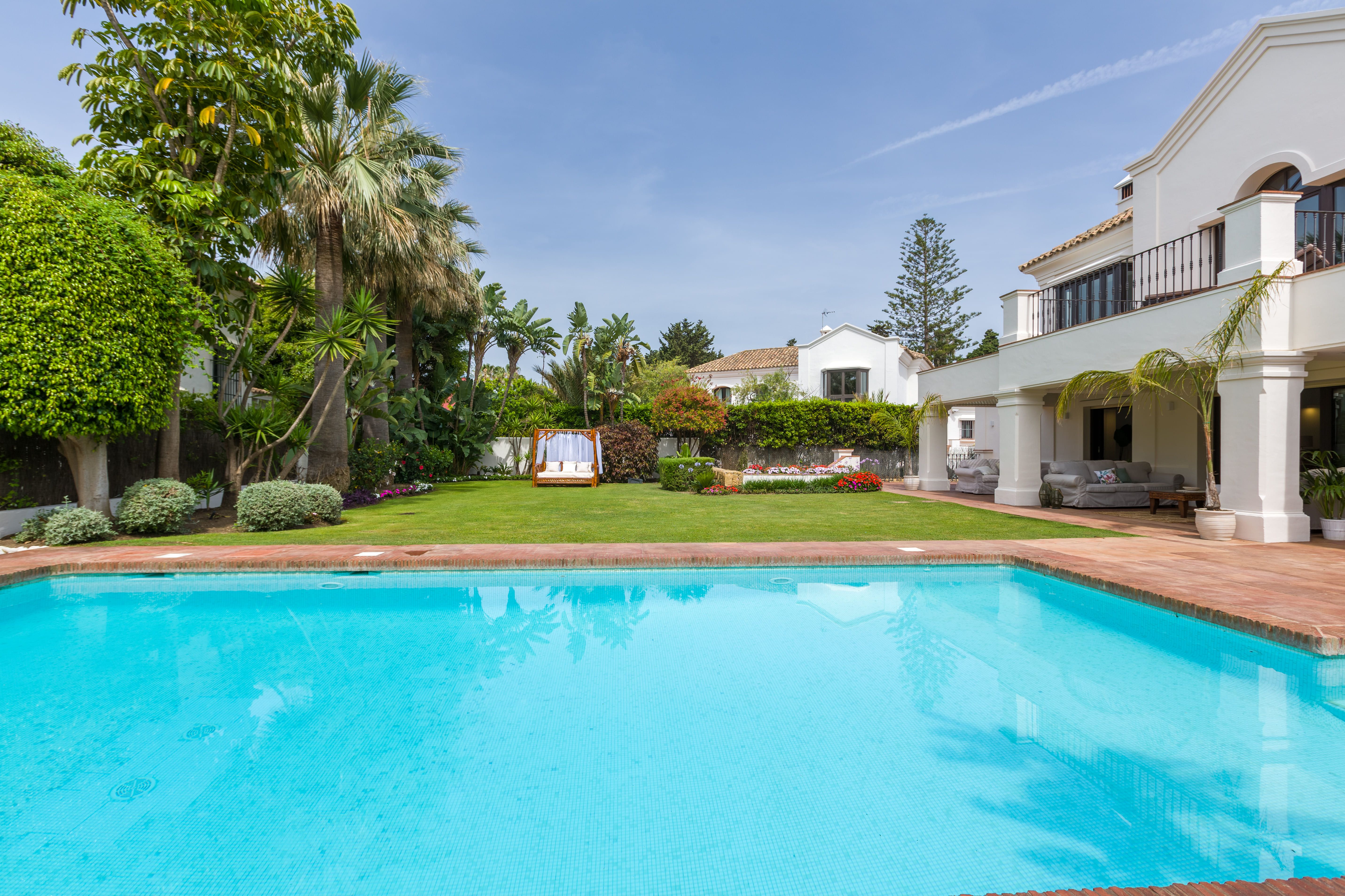 Jardí de Casa o xalet en venda en Estepona amb Calefacció, Jardí privat i Terrassa