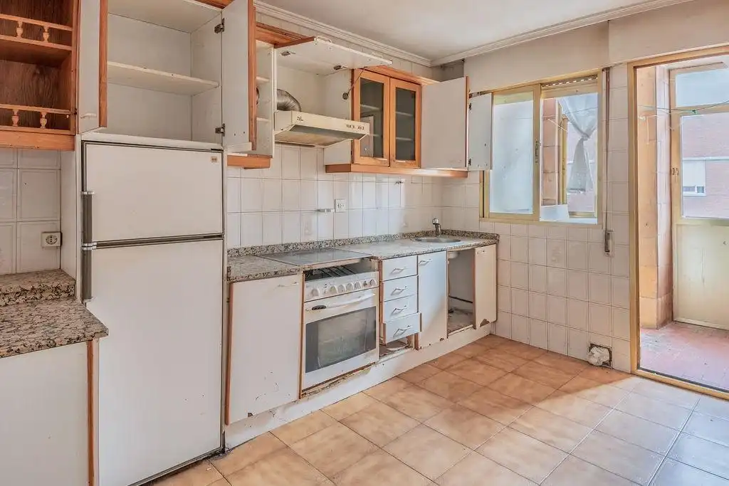 Flat for sale in Calle de Emiliano Sánchez Lombas, imagen 9
