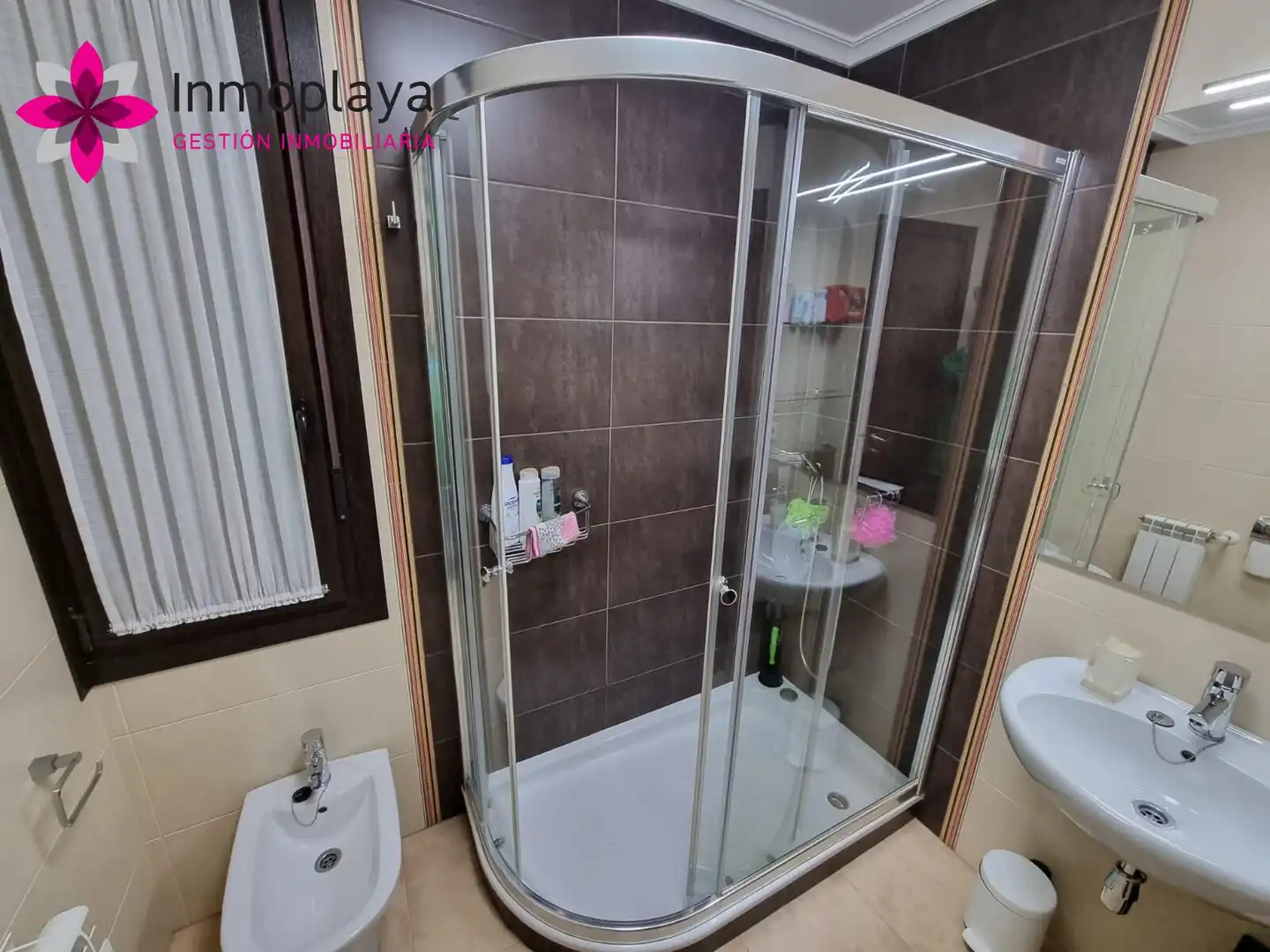 Baño de Planta baja de alquiler en Noja con Calefacción, Terraza y Amueblado