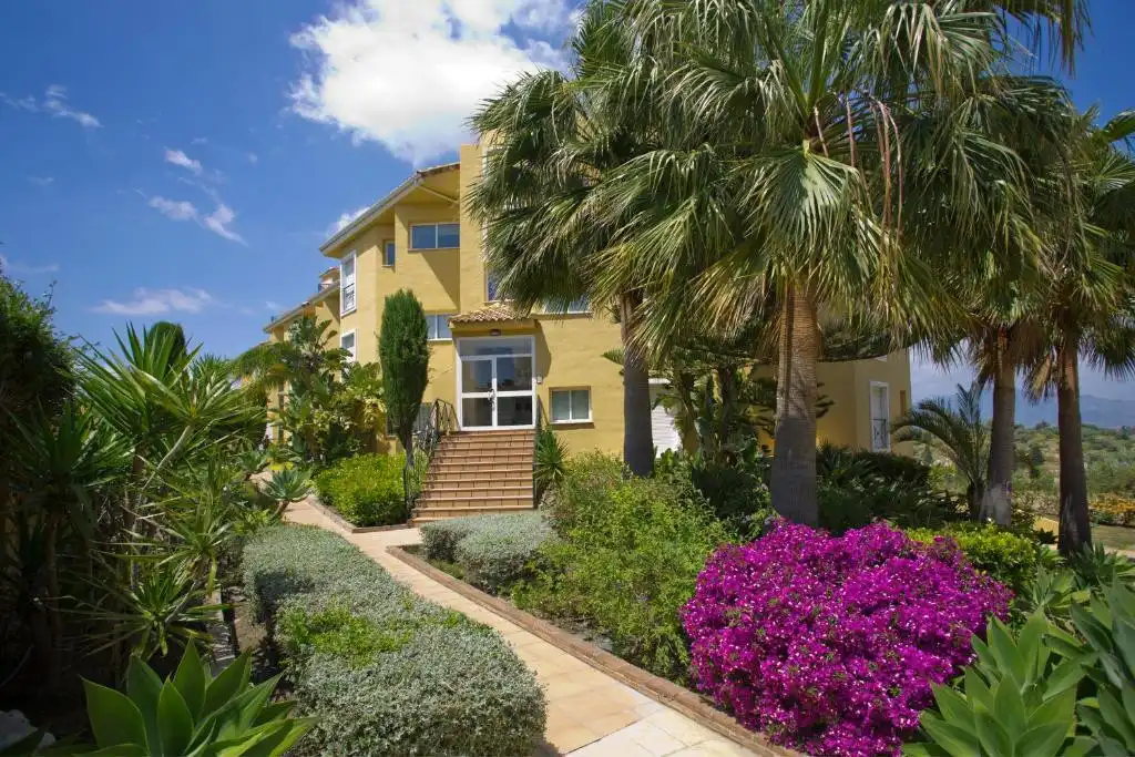 Apartamento con piscina en venta en Estepona Pueblo, imagen 11