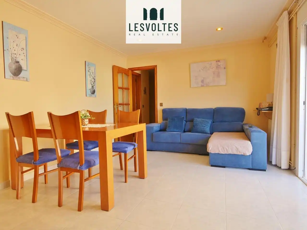 Sala de estar de Piso en venta en Palamós con Calefacción y Balcón
