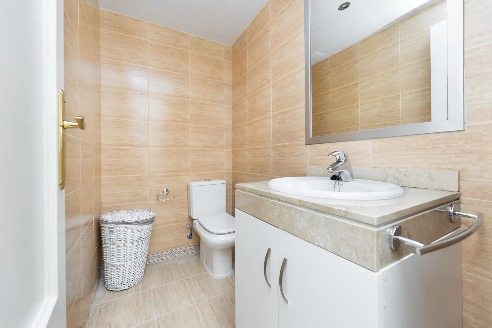 Bathroom of Flat for sale in Motril  with Air Conditioner, Private garden and Terrace