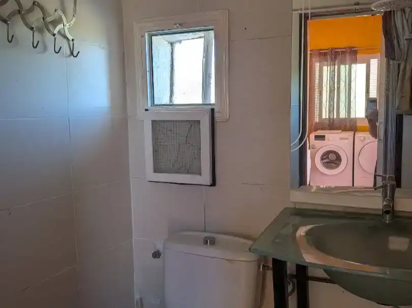 Bany de Pis en venda en Pontons amb Piscina i Balcó