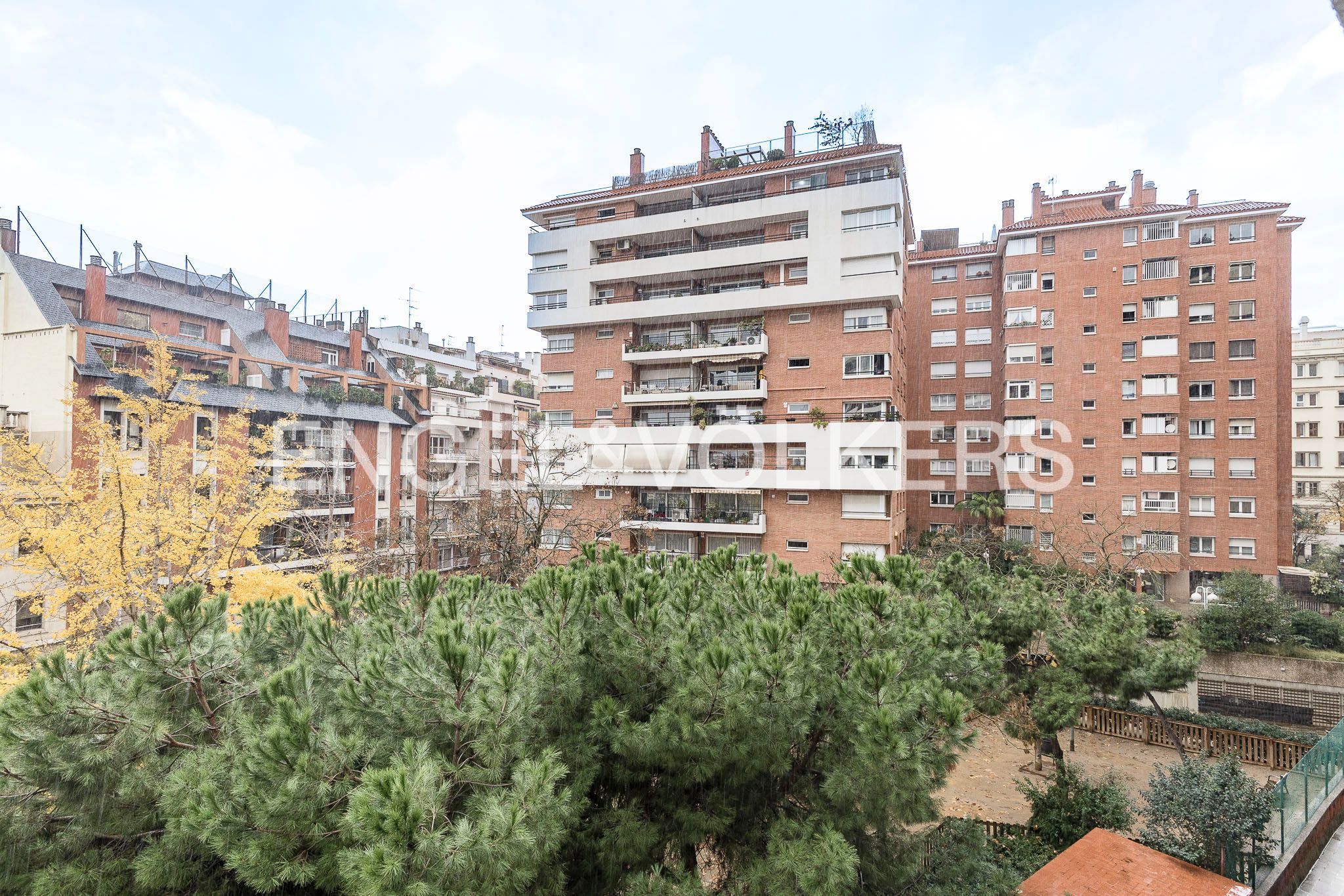 Vista exterior de Apartament en venda en  Barcelona Capital amb Aire condicionat, Calefacció i Parquet
