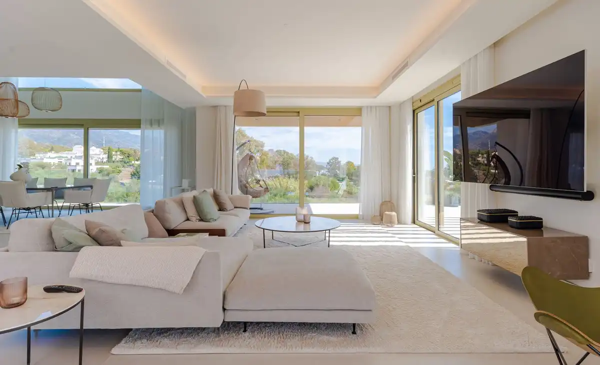 Wohnzimmer von Dachboden zum Verkauf in Marbella mit Klimaanlage, Terrasse und Abstellraum