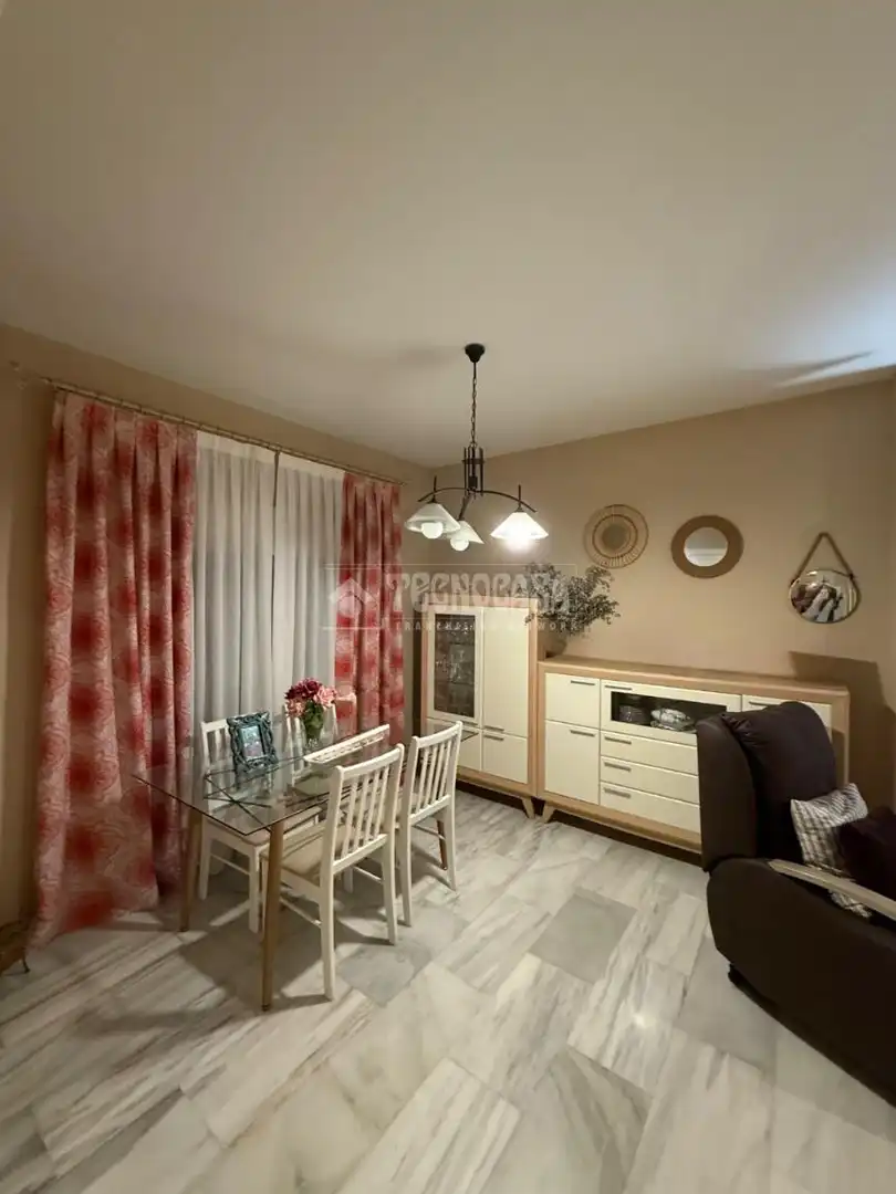 Detached homes for sale in Colores - Entreparques