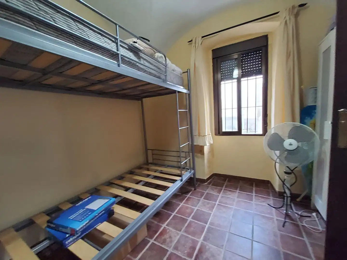 Casa con jardín en venta en Cardeña, imagen 3