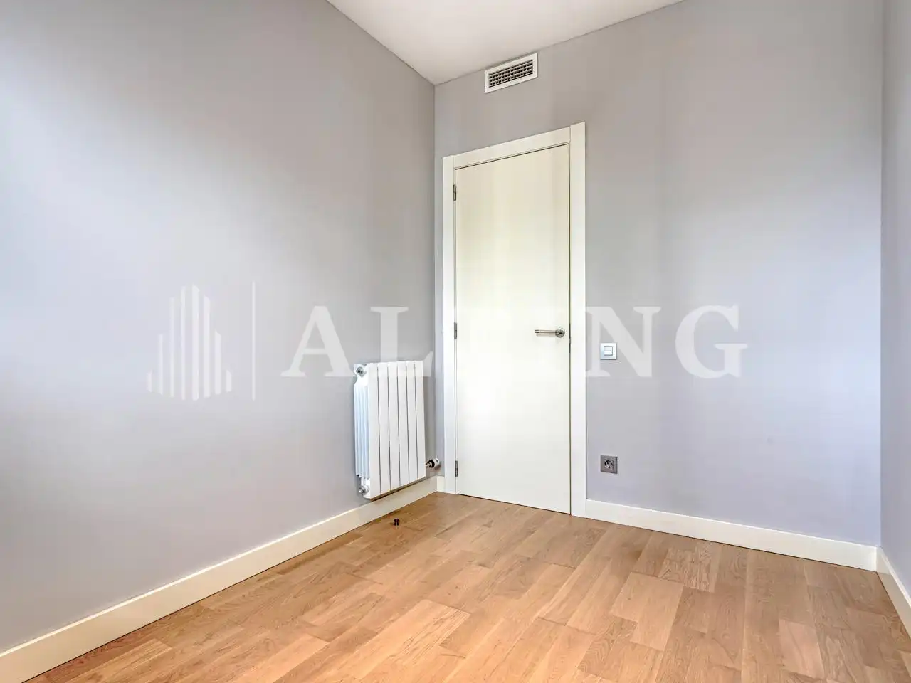 Schlafzimmer von Wohnung zum Verkauf in Barcelona mit Parkett, Terrasse und Abstellraum