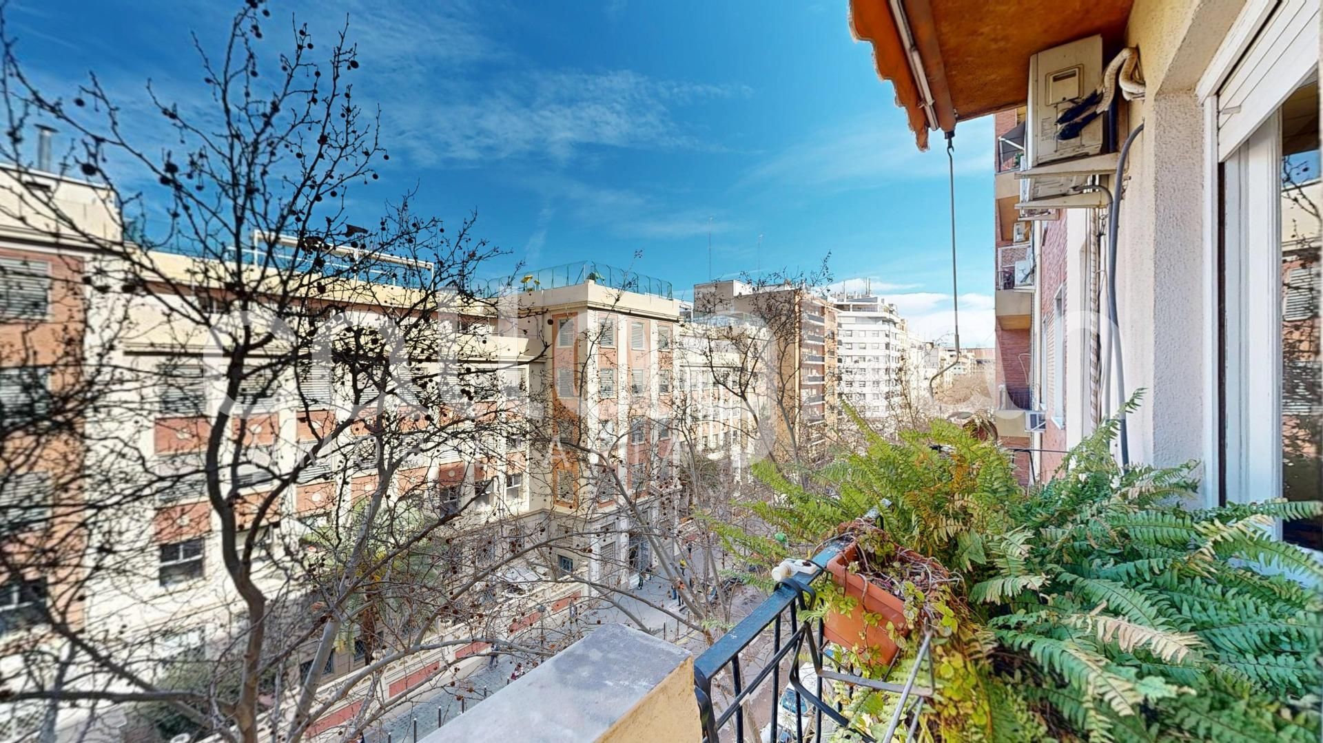 Exterior view of Flat for rent in  Valencia Capital  with Air Conditioner, Terrace and Balcony